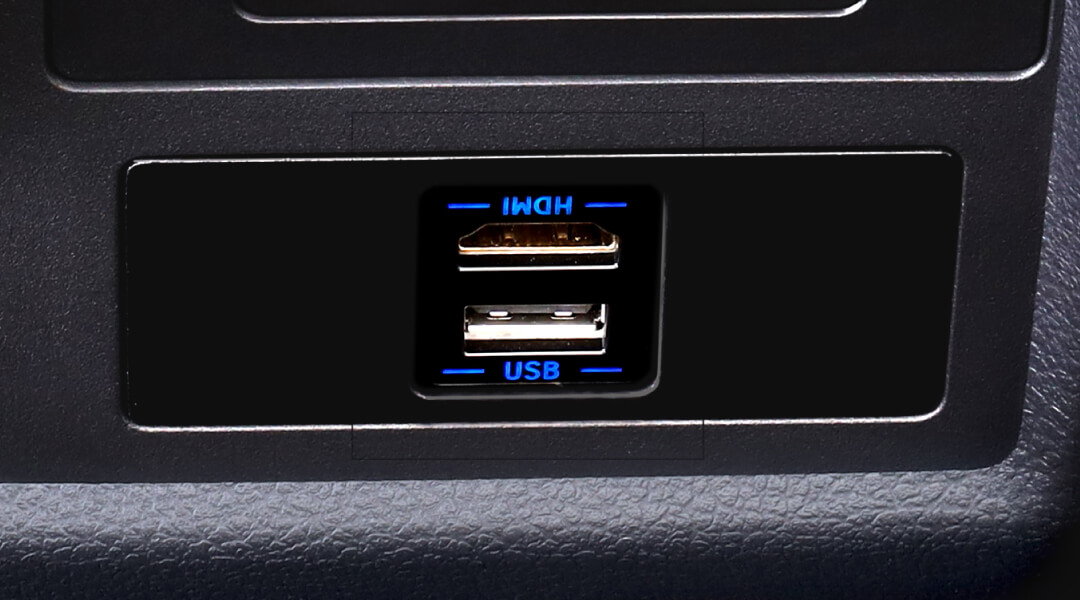 ビルトインUSB/HDMI接続ユニット同梱